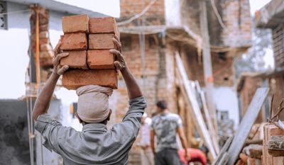 Constraction labour                                      ➤"Wage per day"_img_0