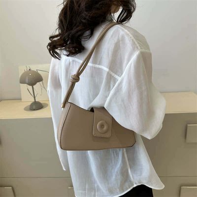 Beautiful Baguette Bag 👜🤎_img_4