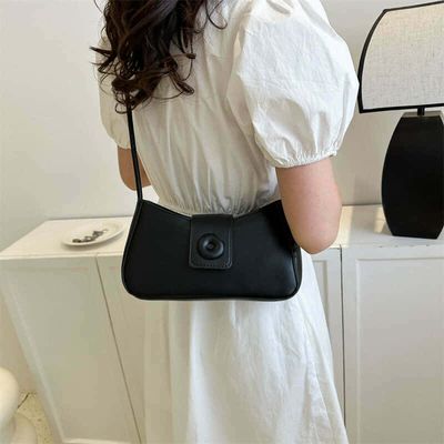 Beautiful Baguette Bag 👜🤎_img_6