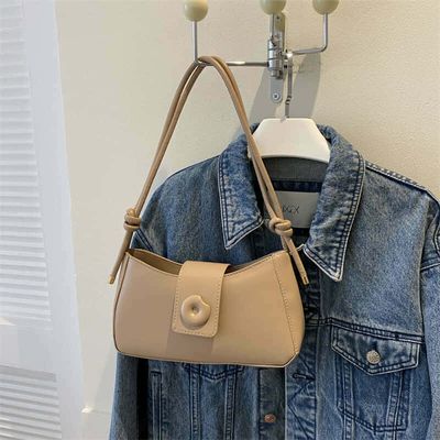 Beautiful Baguette Bag 👜🤎_img_9