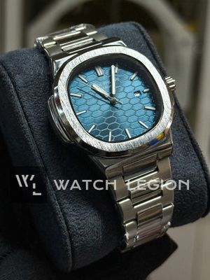 PATEK NAUTILUS HONEYCOM BLUE DIAL SWEEP_img_0