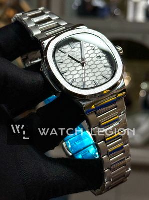 PATEK NAUTILUS HONEYCOM GREY DIAL SWEEP_img_1