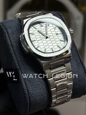 PATEK NAUTILUS HONEYCOM WHITE DIAL SWEEP_img_0