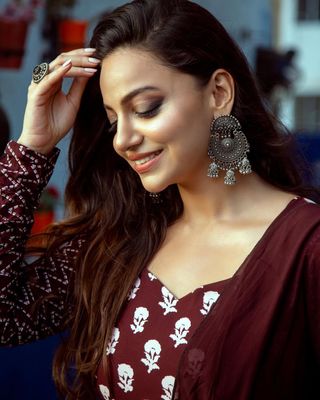 স্টাইলিশ থ্রি পিস গ্রাউন সেট