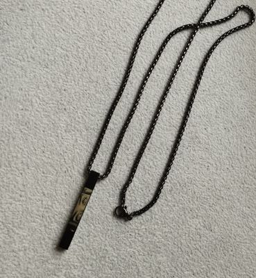 Vertical black pendant necklace - Black_img_2