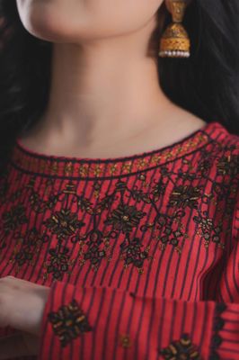 আপনার স্টাইলকে দিন নতুন মাত্রা – Farshi Shalwar Two Piece Red_img_6