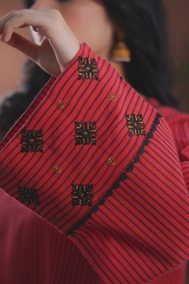 আপনার স্টাইলকে দিন নতুন মাত্রা – Farshi Shalwar Two Piece Red_img_8
