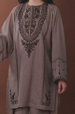 আপনার স্টাইলকে দিন নতুন মাত্রা – Farshi Shalwar Two Piece_img_6
