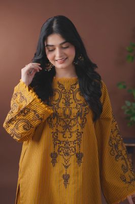 আপনার স্টাইলকে দিন নতুন মাত্রা – Farshi Shalwar Two Piece_img_1