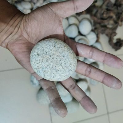 river stone mid size ( per piece)_img_0