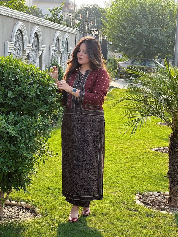 LUXURY LONG KAMIZ KOTI THREE PIECE SET - Image 3