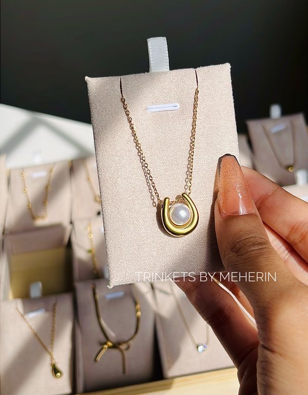 PEARL PENDANT NECKPIECE