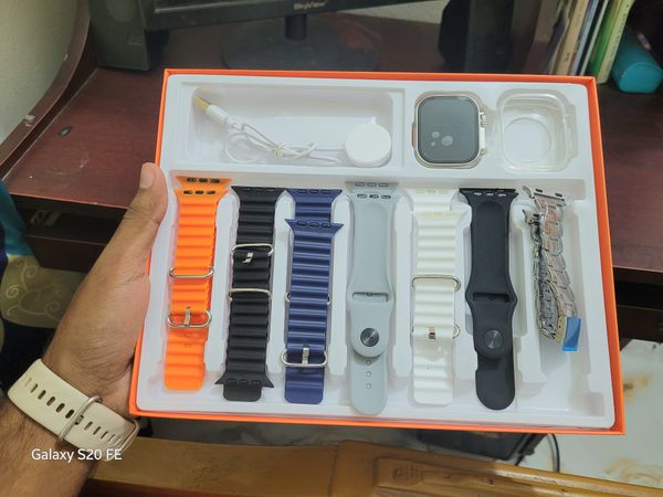Y20 Ultra smart watch + 7 straps - Image 2