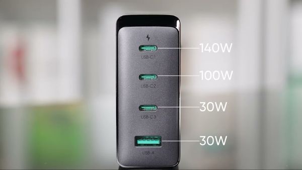 JOYROOM GaN Ultra JR-TCG05EU 140W 3C1A Fast Charger With C To C Cable