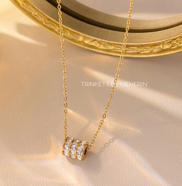Zircon stone pendant