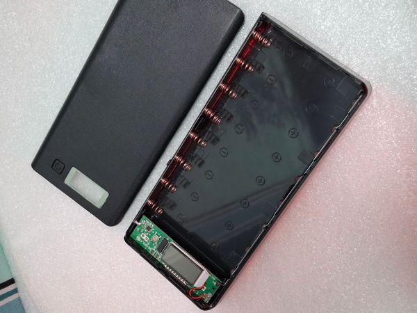 8 Battery Power Bank Box
