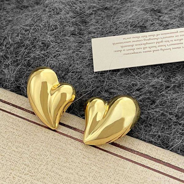 Vintage metal golden Heart shape earrings
