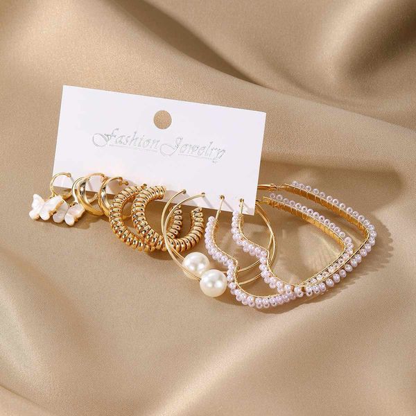 Big Love Pearl earrings set