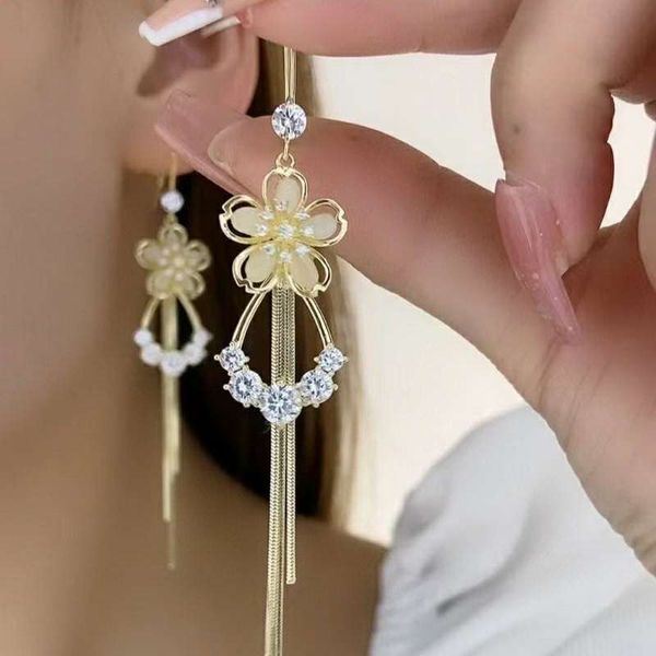 Luxery fashion long Flower earrings