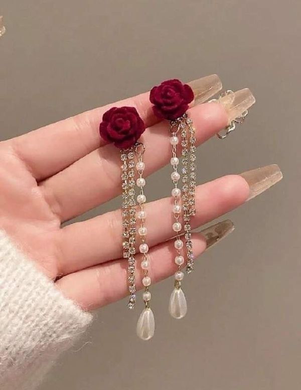 Red rose Pearl earrings