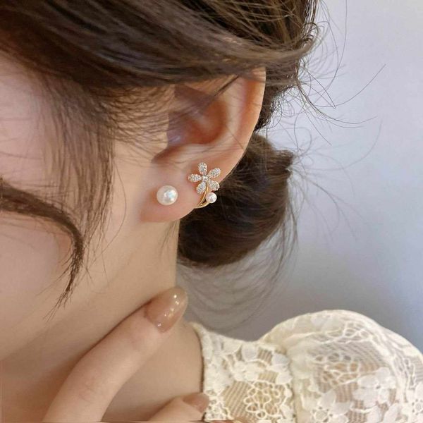 Mini flower Earring