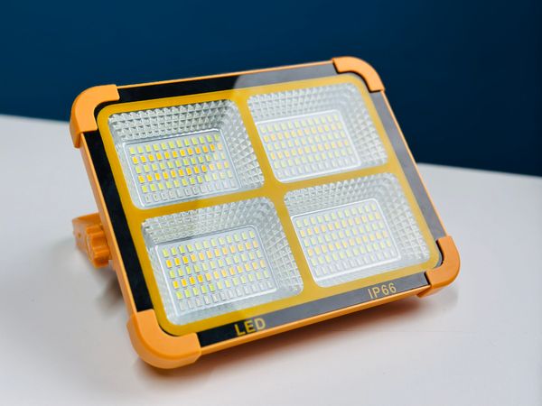 GearUP SFL-100 Solar LED Flood Light
