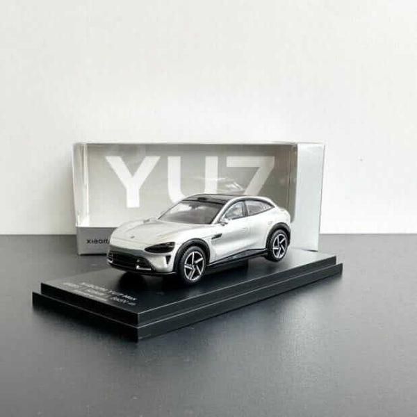 1:64 Xiaomi YU7 Titanium Silver Max Diecast Model car