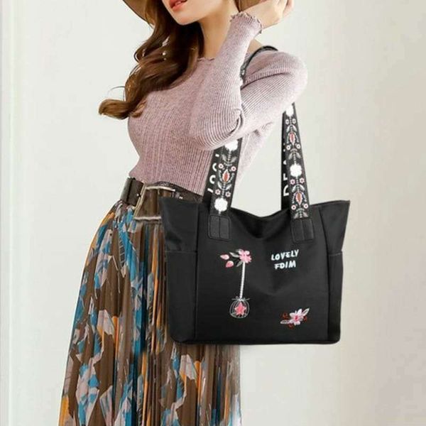 Ladies fashionable bagBlack and blue