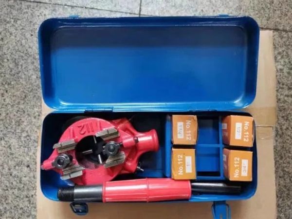 Pipe Threading Die Set, Ratchet Die Stock set 1/2"-1 1/4" heavy duty same as picture