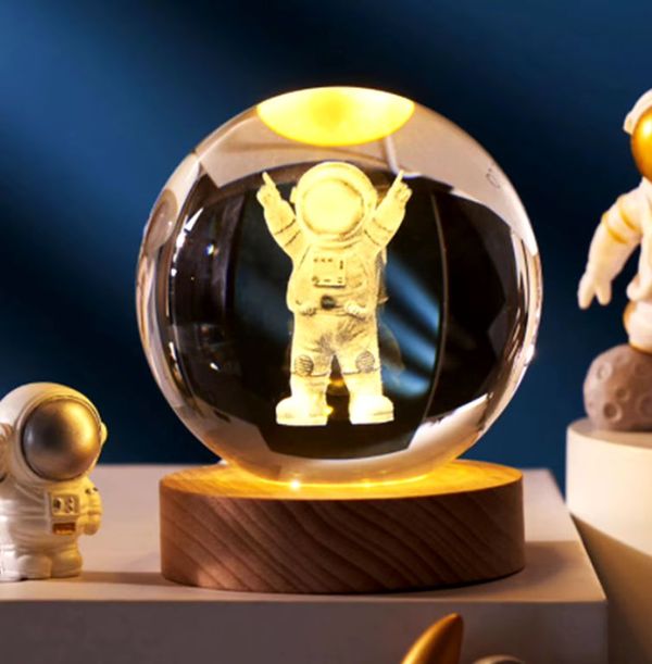 7 Color Changing LED 3D Crystal Ball .