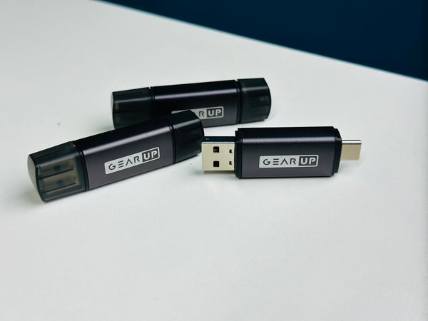 GearUP 4 In 1 Multifunction OTG Card Reader Type-C/USB /SD Card/TF Card Reader