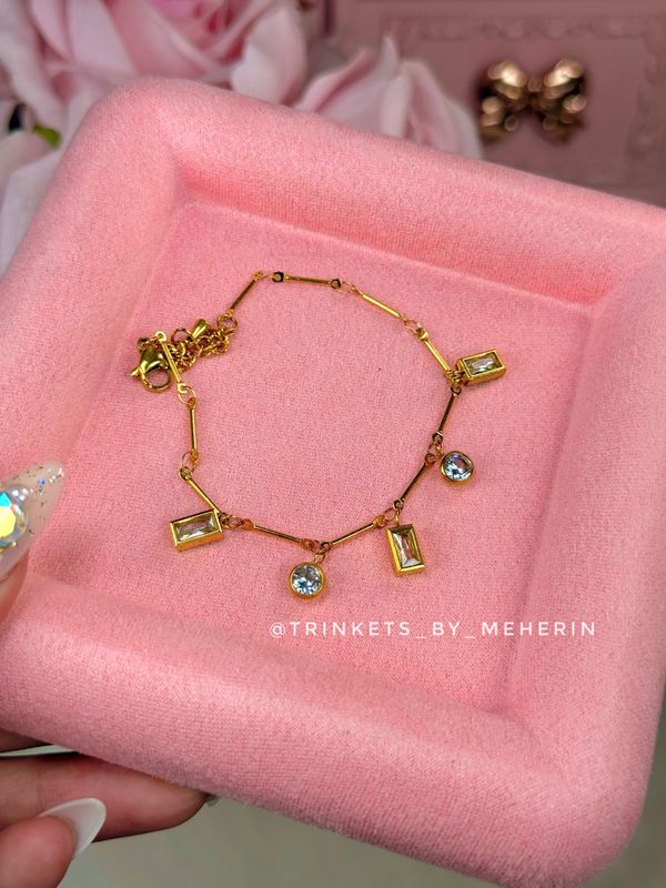 Round square charm bracelet