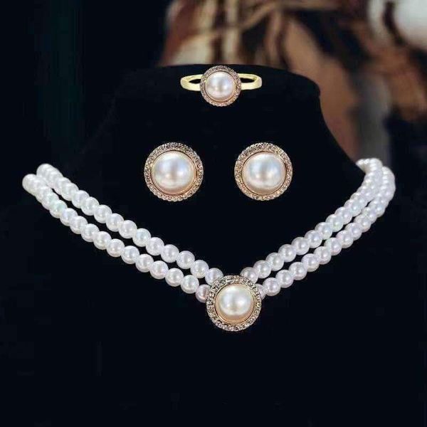 Double layer parle neckpiece set