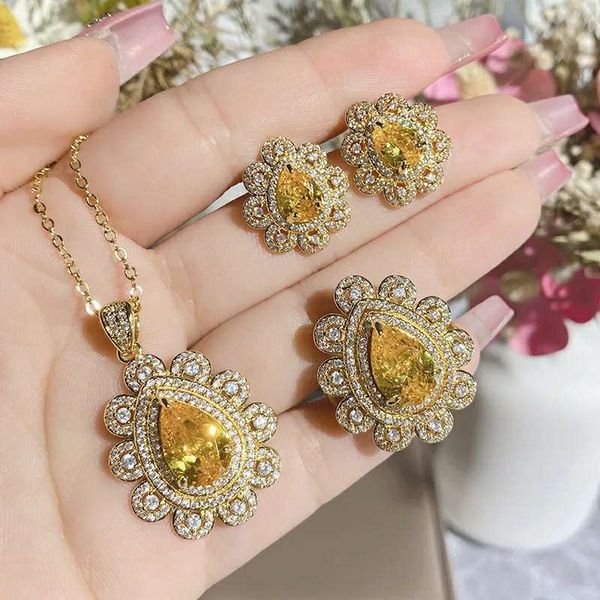18k gold bright zircon set