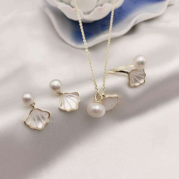 Rabbit gift pendent