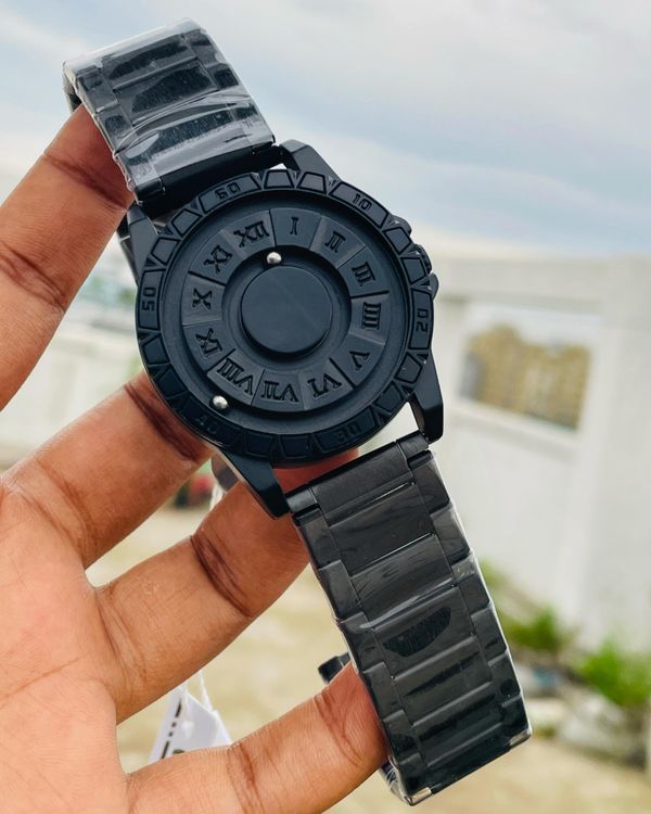 Famous Magnet Watch