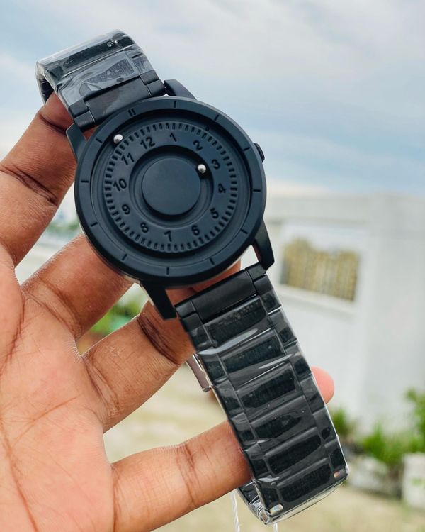 Famous Magnet Watch