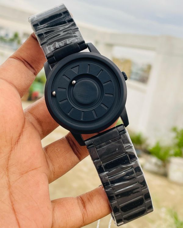 Famous Magnet Watch