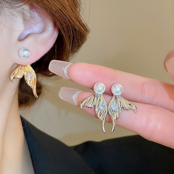 New Korean Fish tail love pearl earrings