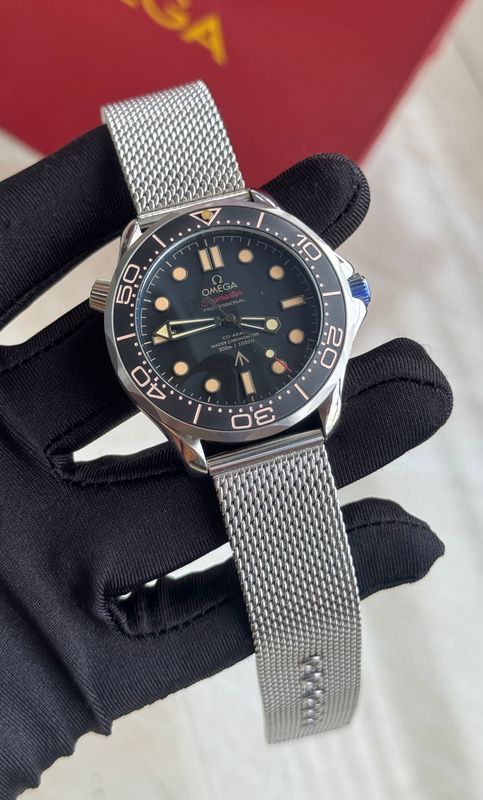 Omega 007 brown dial sealed back