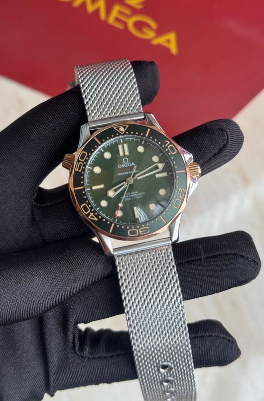 Omega 007 Green