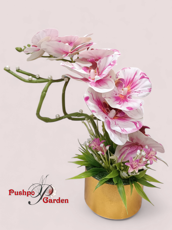 Artificial Flowers Arrangement.