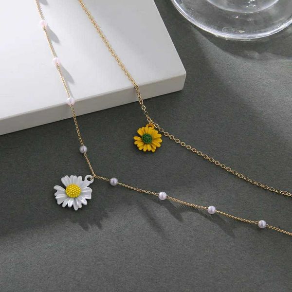 Daisy double layer pendent,