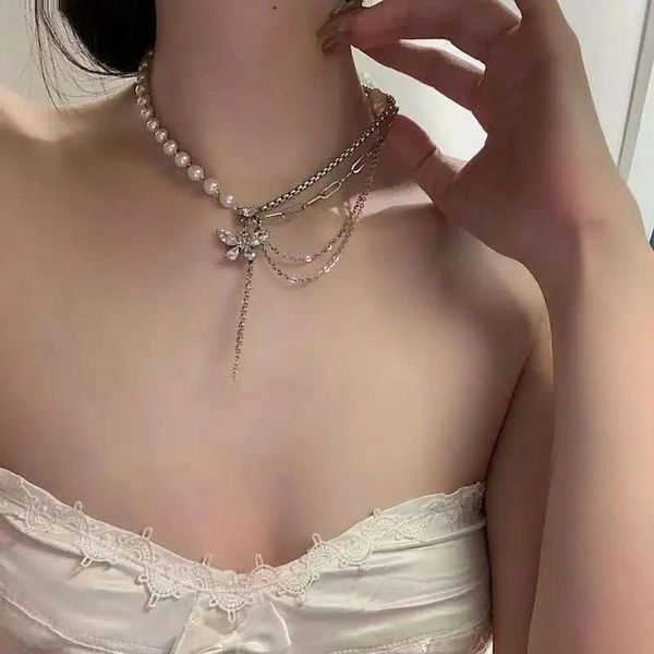 Butterfly pearl nacklace