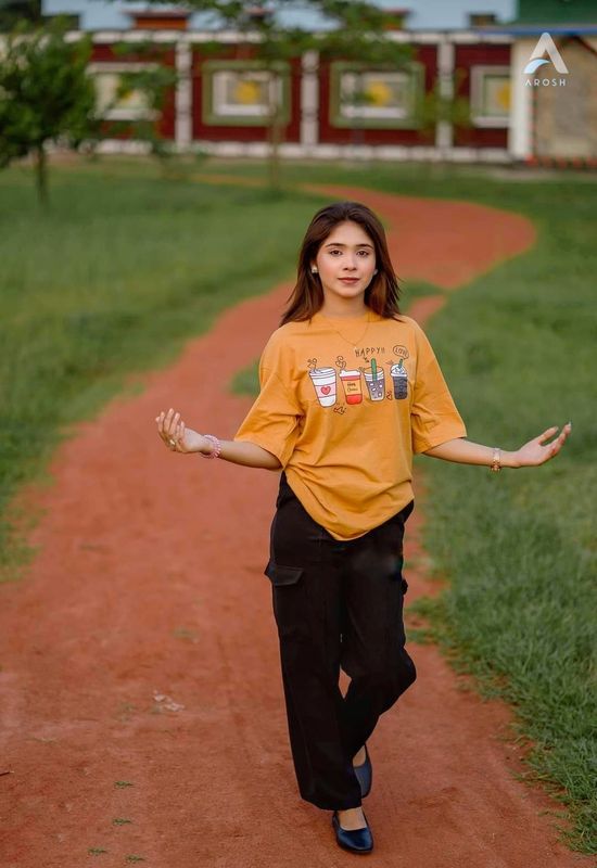 Ladies T-shirt (Happy Love)