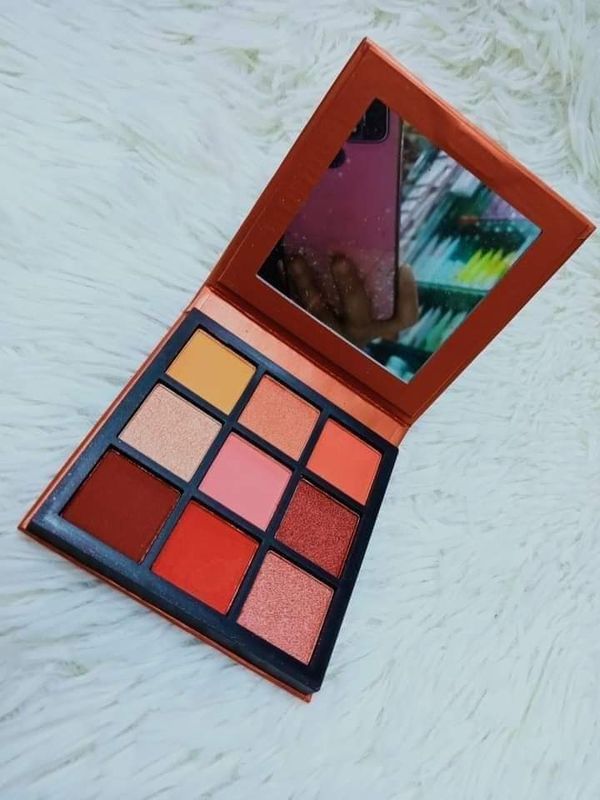 Huda beauty mini pallet (red)