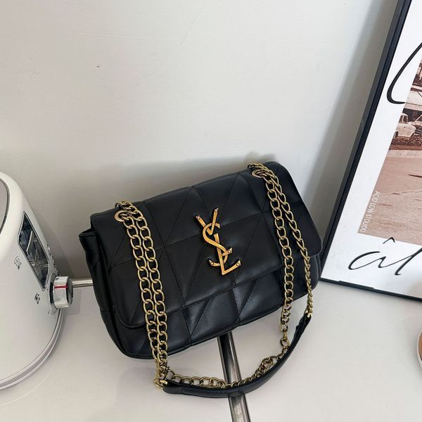 High-end feeling bag women's 2024 new fashion explosion diamond lattice chain shoulder messenger bag commuter all-match small square bag