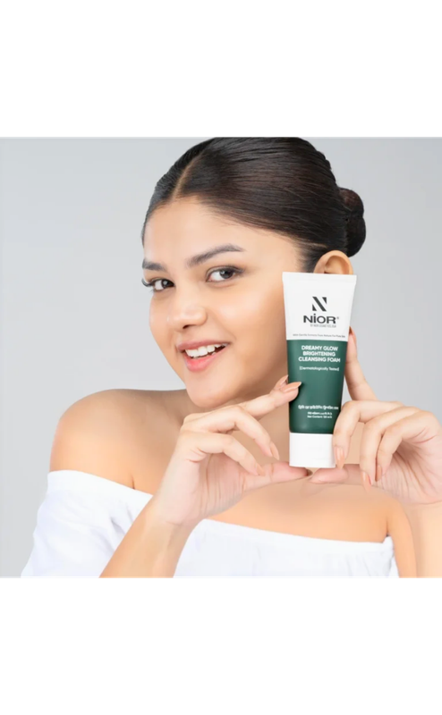 Nior Dreamy Glow Brightening Cleansing Foam 120ml - Image 3