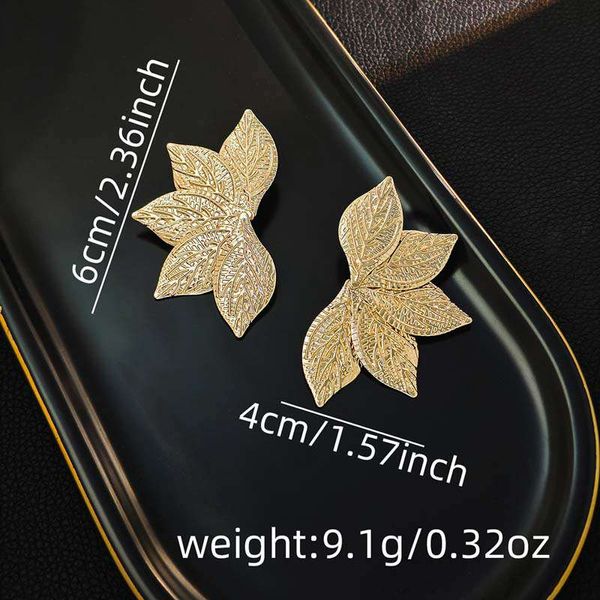 Fashion metal Leaf stud earrings