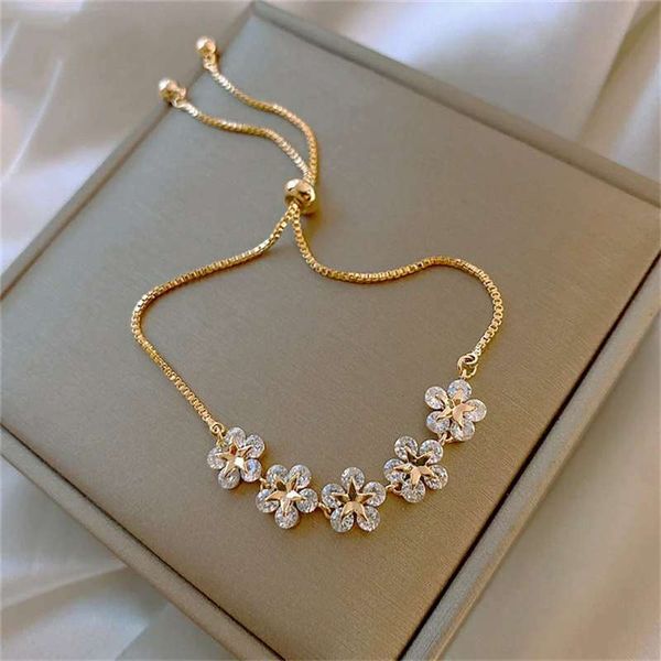 Gold colour Flower charm bracelet Orginal A grade